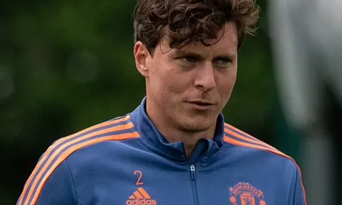 Lindelof nói gì khi M.U theo đuổi Martinez?