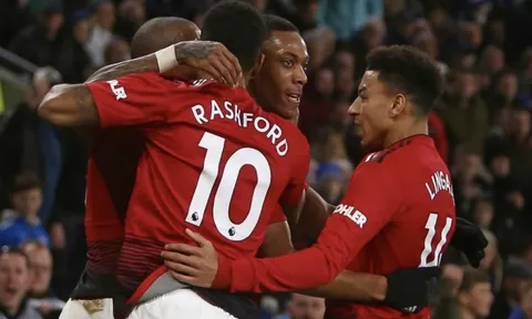 Fan Man Utd phát điên: "Vô vọng! Phải bán tên vô dụng nhất đó"