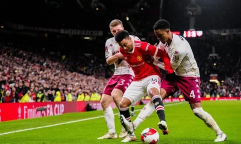 Lingard hóa Ronaldinho, loại bỏ 2 cầu thủ Aston Villa dễ dàng