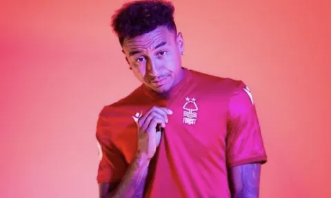 Lingard khiến CĐV đội bóng mới nổi giận