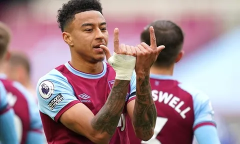 Thăng hoa tột đỉnh, sao Man Utd 'lưu lạc' được EPL vinh danh