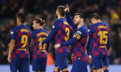 NÓNG! Vừa nhận QBV, Messi đã khiến Ronaldo "thất kinh" với kỷ lục mới