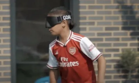 Lionel Messi gây ấn tượng với CĐV Arsenal bởi nghĩa cử cao đẹp