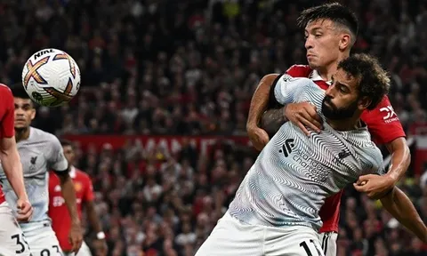 Lisandro Martinez đang ám ảnh Salah?