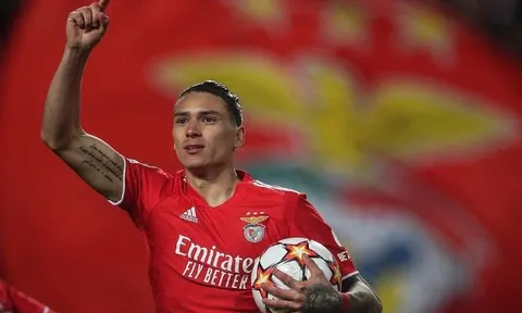 Liverpool chen ngang thương vụ trọng tâm của Man Utd