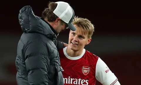Liverpool giã nát Arsenal, Klopp lập tức làm 1 điều với Odegaard