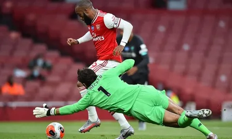Liverpool hạ gục Arsenal, Gary Neville khen ngợi đặc biệt 1 cái tên