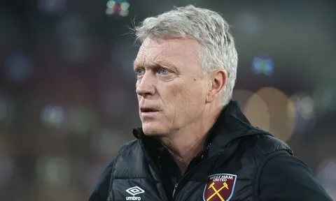 Liverpool khiến David Moyes lo sốt vó
