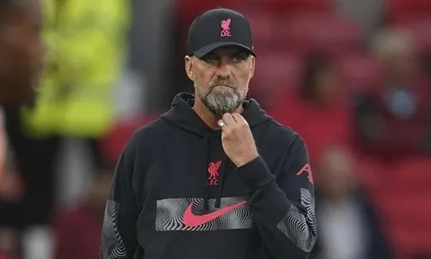 Liverpool nhận loạt cú sốc, bóng ma ùa về ám ảnh Klopp