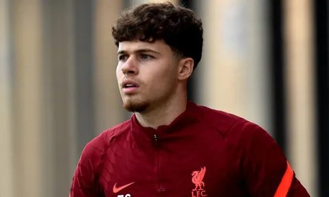 Liverpool quyết tương lai Neco Williams và Oxlade-Chamberlain
