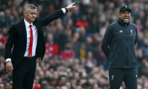 Liverpool và Man Utd đại chiến vì "đá tảng" 50 triệu bảng