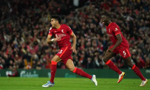 Liverpool vươn lên ngôi đầu BXH Premier League
