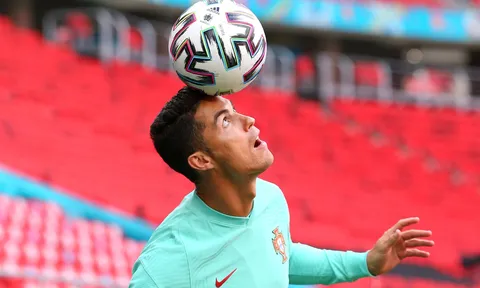 Phô diễn kỹ thuật, Ronaldo chờ phá loạt kỷ lục ở EURO 2020