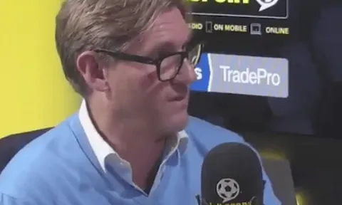 "Logic ở đâu cho Manchester United?"