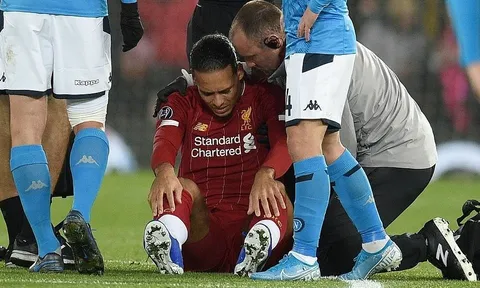 Luận Liverpool: Klopp đang bỏ bê hàng thủ?