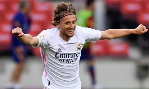 Ra đi hay ở lại, Modric lập tức bắn tín hiệu đến Real Madrid