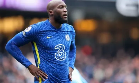 John Barnes phân tích lý do Lukaku chịu công khai xin lỗi Chelsea