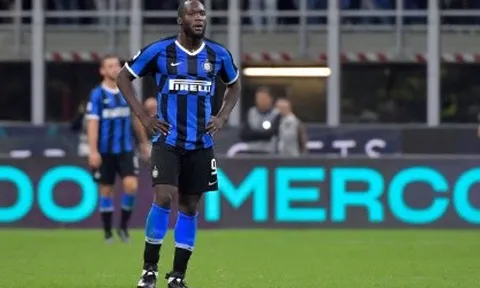 Lukaku bất lực nhìn đội nhà bị cướp ngôi đầu bảng