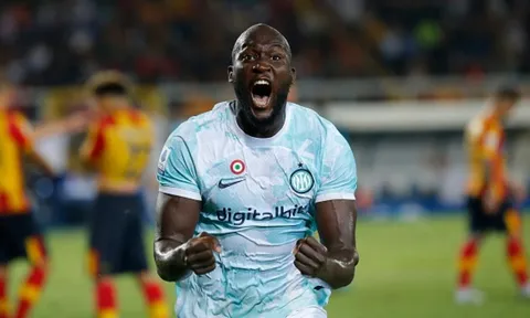 Lukaku cùng đồng đội vỡ òa khi giành 3 điểm ở phút 90+5