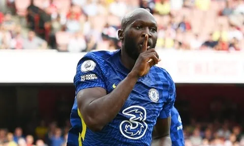 Lukaku đá cháy ra sao trong ngày tái xuất Premier League?