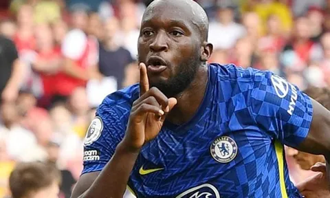 Lukaku ghi bàn, Drogba lập tức lên tiếng
