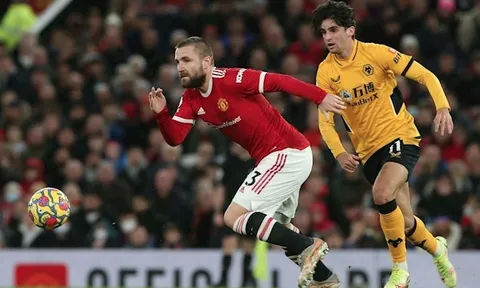 Luke Shaw làm nổ tung phòng thay đồ: MU mạnh ai nấy đá