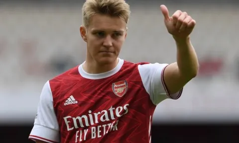 Liverpool tham chiến, cuộc đua tam mã tranh Odegaard bắt đầu