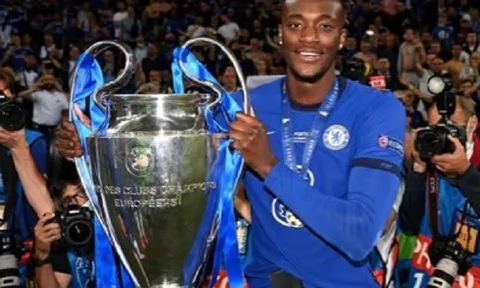 Abraham muốn đến Arsenal, đổi ý vì Mourinho
