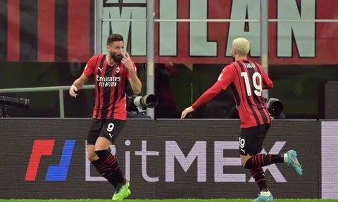 Giroud lập cú đúp trong chiến thắng 4-0 của Milan