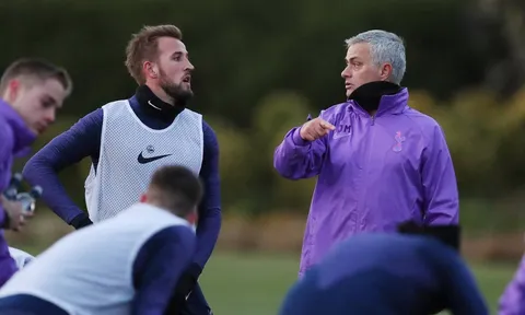 Vì sao Mourinho quyết giữ Kane ở lại Tottenham?
