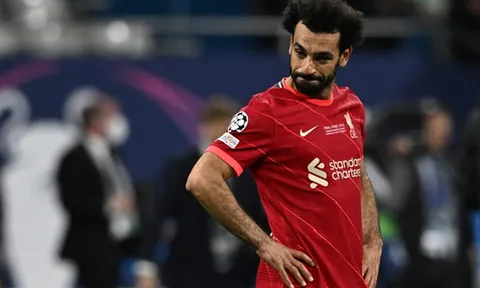 Henry 'dạy dỗ' tiền đạo Liverpool