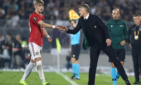 Mặc kệ Solskjaer, sao trẻ Man Utd đã đúng khi quyết tâm rời OTF