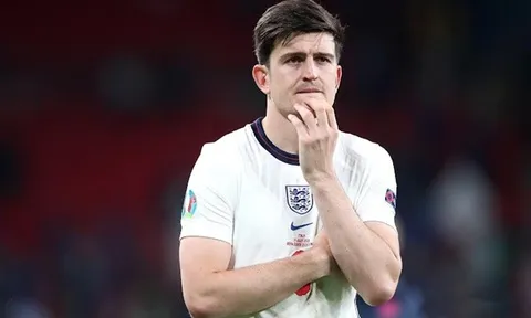 Maguire bị la ó, huyền thoại Arsenal lên tiếng trấn an