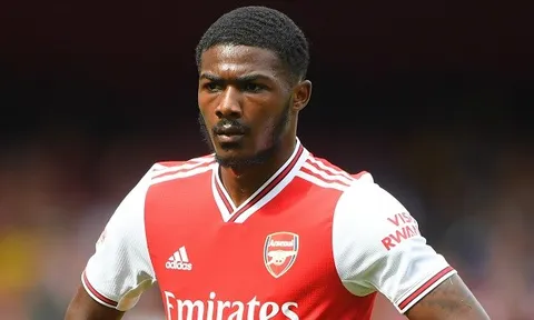 'Ainsley-Maitland Niles đang kêu thét tuyệt vọng ở Arsenal'