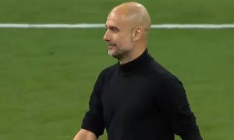 Man City bị loại tức tưởi, Pep Guardiola nở nụ cười bí ẩn