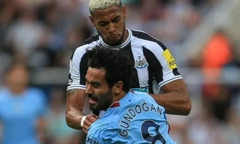 Man City có lúc chỉ kiểm soát bóng 6% trước Newcastle