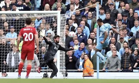 Man City đánh sập hàng thủ Liverpool bằng công thức De Bruyne + 1