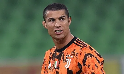 "Man City nên chiêu mộ Ronaldo, cậu ấy sẽ ghi 25 bàn trong mùa đầu tiên"