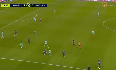 Màn trình diễn điểm 10 của Neymar với các pha "trêu ngươi" khiến đối thủ "độn thổ"