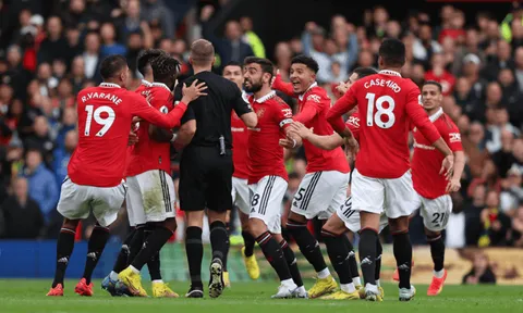 Án chồng án, Man Utd lại bị FA trừng phạt