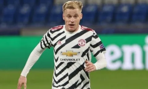 Man United bại trận, Paul Scholes dùng 1 từ mô tả Van de Beek