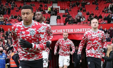 Man United đang bỏ qua 2 nhân sự chất lượng có sẵn