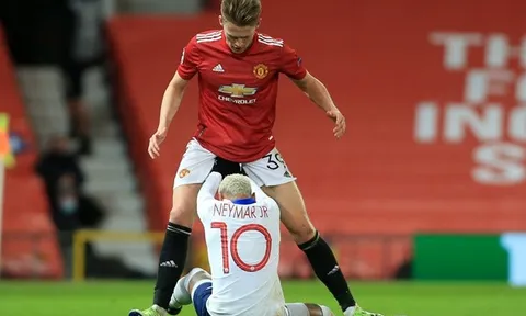 Sau tất cả, sao Man Utd hé lộ sự thật về pha 'xấu chơi' với Neymar
