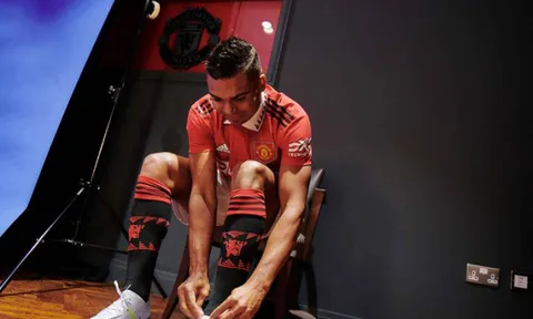 Man Utd chính thức công bố số áo của Casemiro