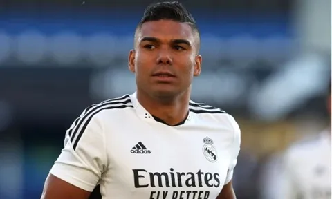 Man Utd chốt số áo huyền thoại cho Casemiro