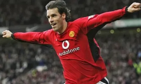 Man Utd có một Van Nistelrooy khác vào ngày cuối chuyển nhượng