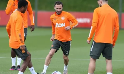 Man Utd đấu Fulham: 'Sát thủ' trở lại, thủ quân vắng mặt