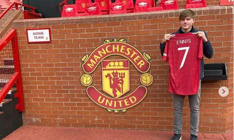 Man Utd đón tân binh 16 tuổi từ Liverpool
