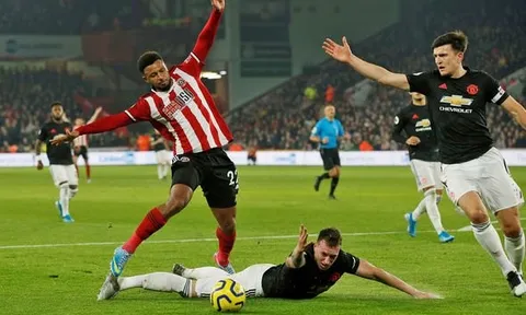 "Nếu Sir Alex còn tại vị, có lẽ cậu ta đã bị rút khỏi sân ngay sau 15 phút"