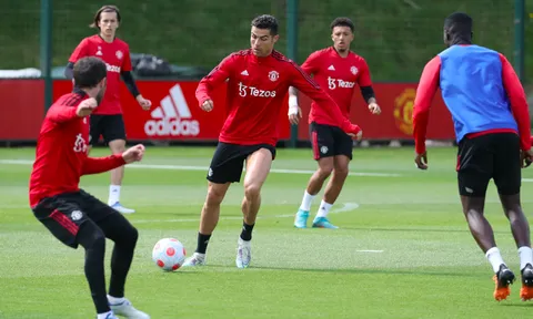 M.U gây bất ngờ trên sân tập, sẵn sàng cho Chelsea ngỡ ngàng